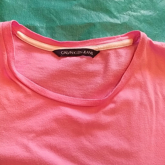 🌼 Calvin  Klein  T -Shirt - Picture 6 of 7